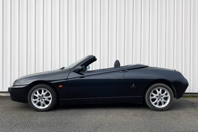 HappyRoadster_AlfaRomeo_GTV_Spider_01